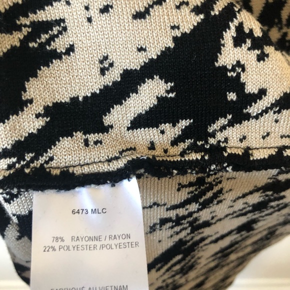 TAYLOR HOUNDSTOOTH BLACK & WHITE SWEATER DRESS - Picture 3 of 4